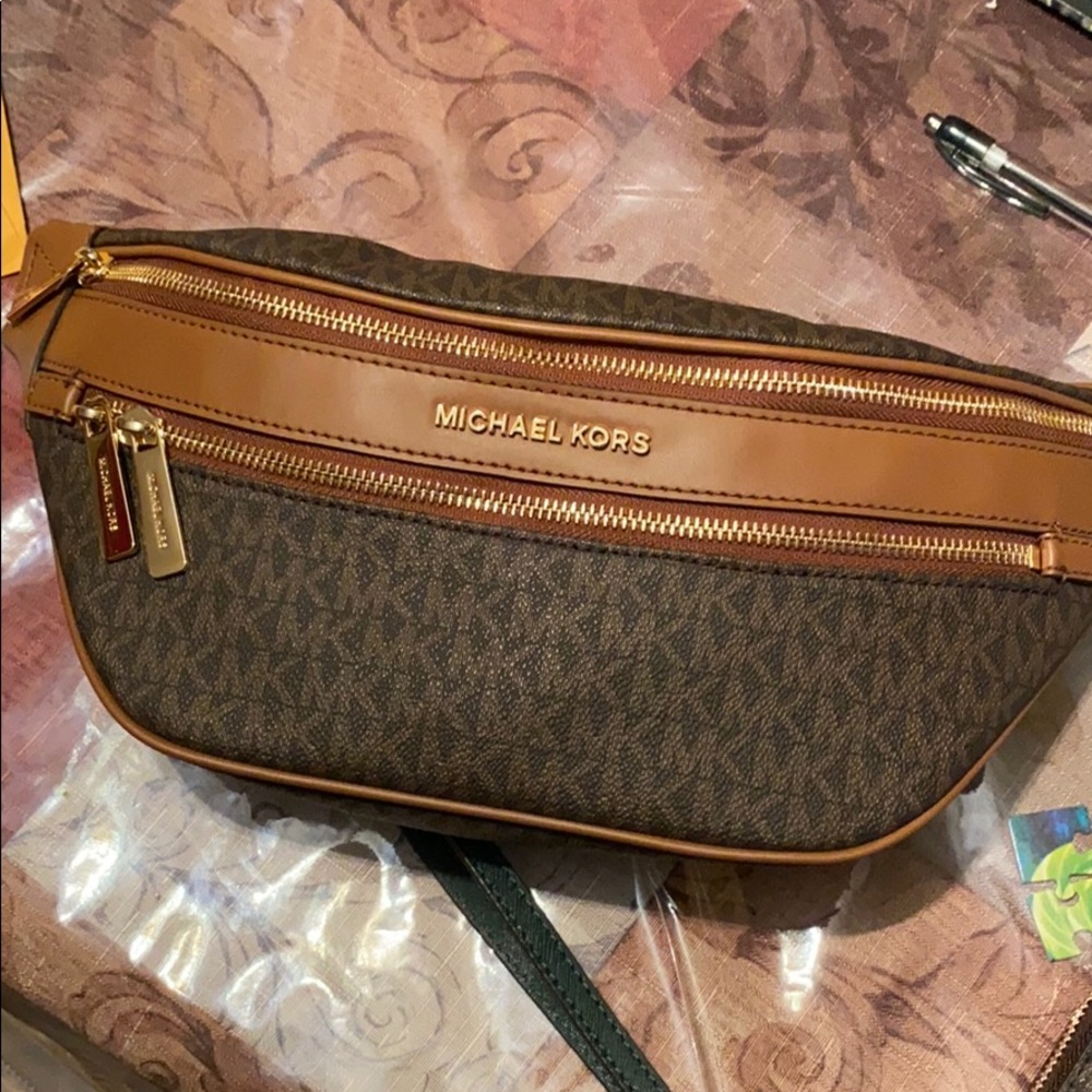 Micheal Kors Fanny pack